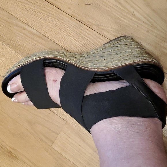 Arturo Chiang Wedge Sandles - Picture 3 of 7